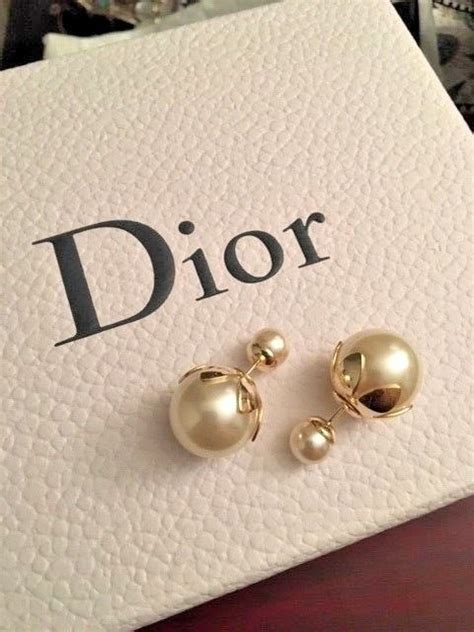 Why You Can’t Go Wrong With Dior Pearl Earrings.